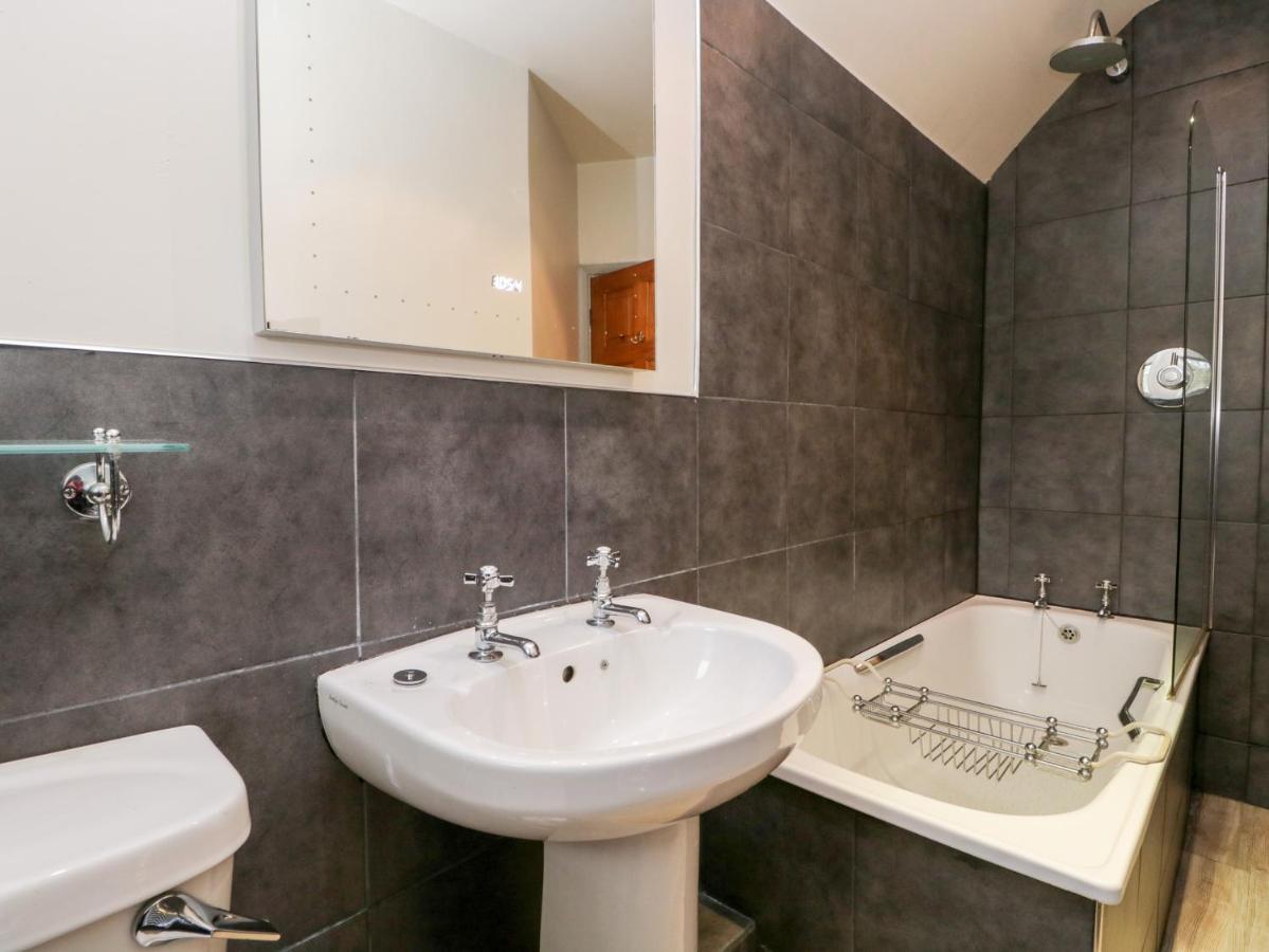 Scandale Bridge Cottage Ембълсайд Екстериор снимка